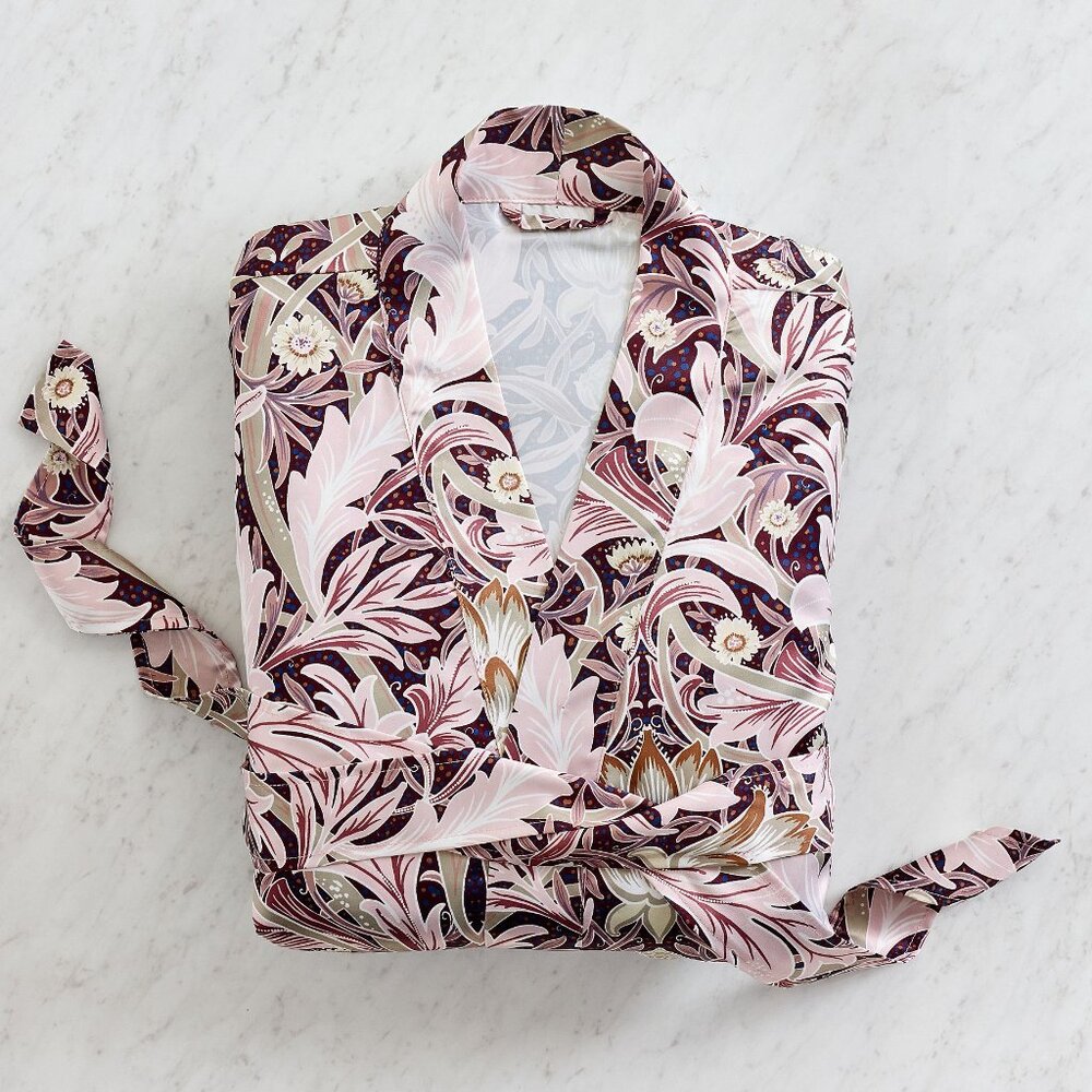 Pottery Barn x Wicked Glinda Robe Floral Pink Fringe Sleeve Cuff Med / Large NWT - Picture 2 of 6